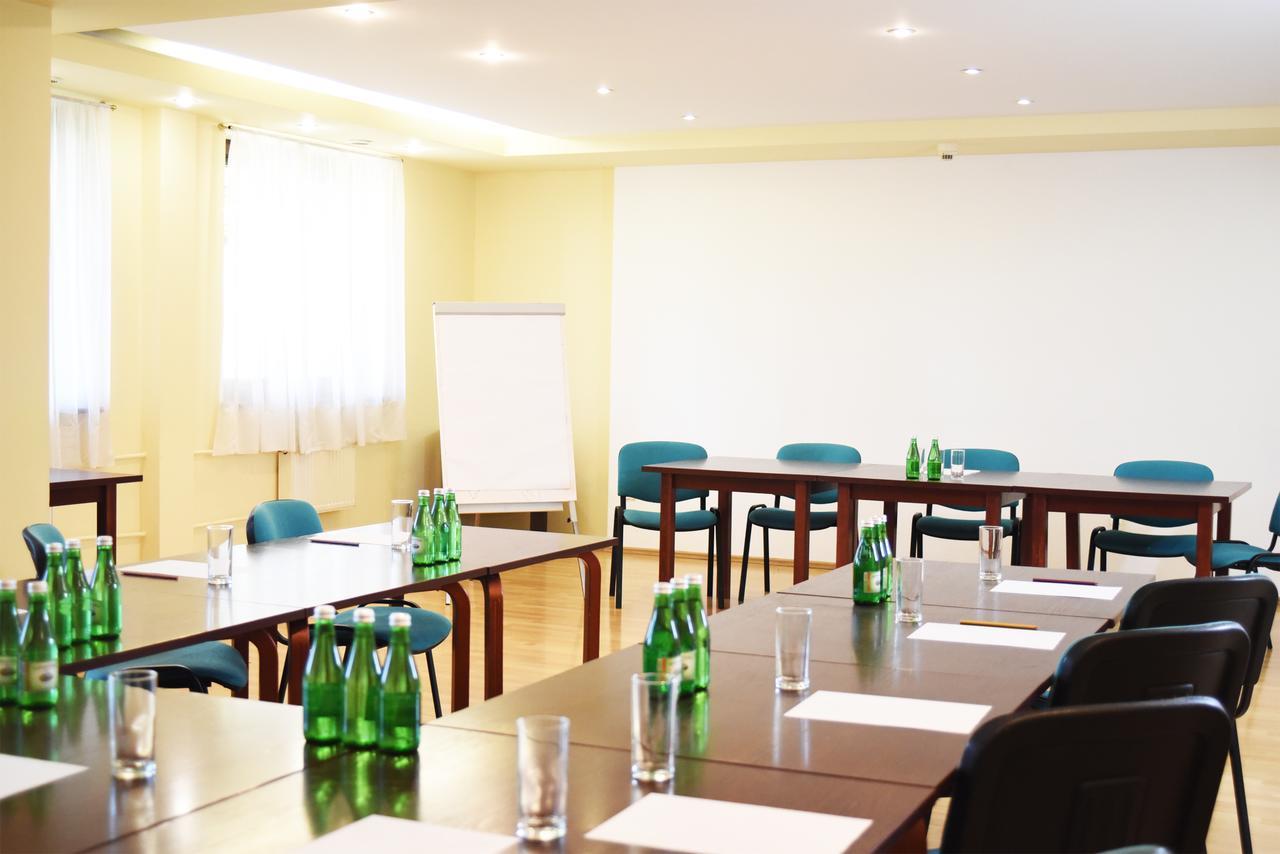 Parkhotel Economic Wielka Wies  Εξωτερικό φωτογραφία