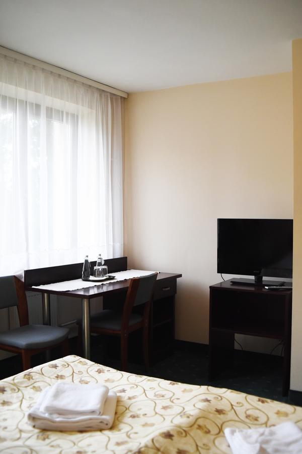 Parkhotel Economic Wielka Wies  Εξωτερικό φωτογραφία