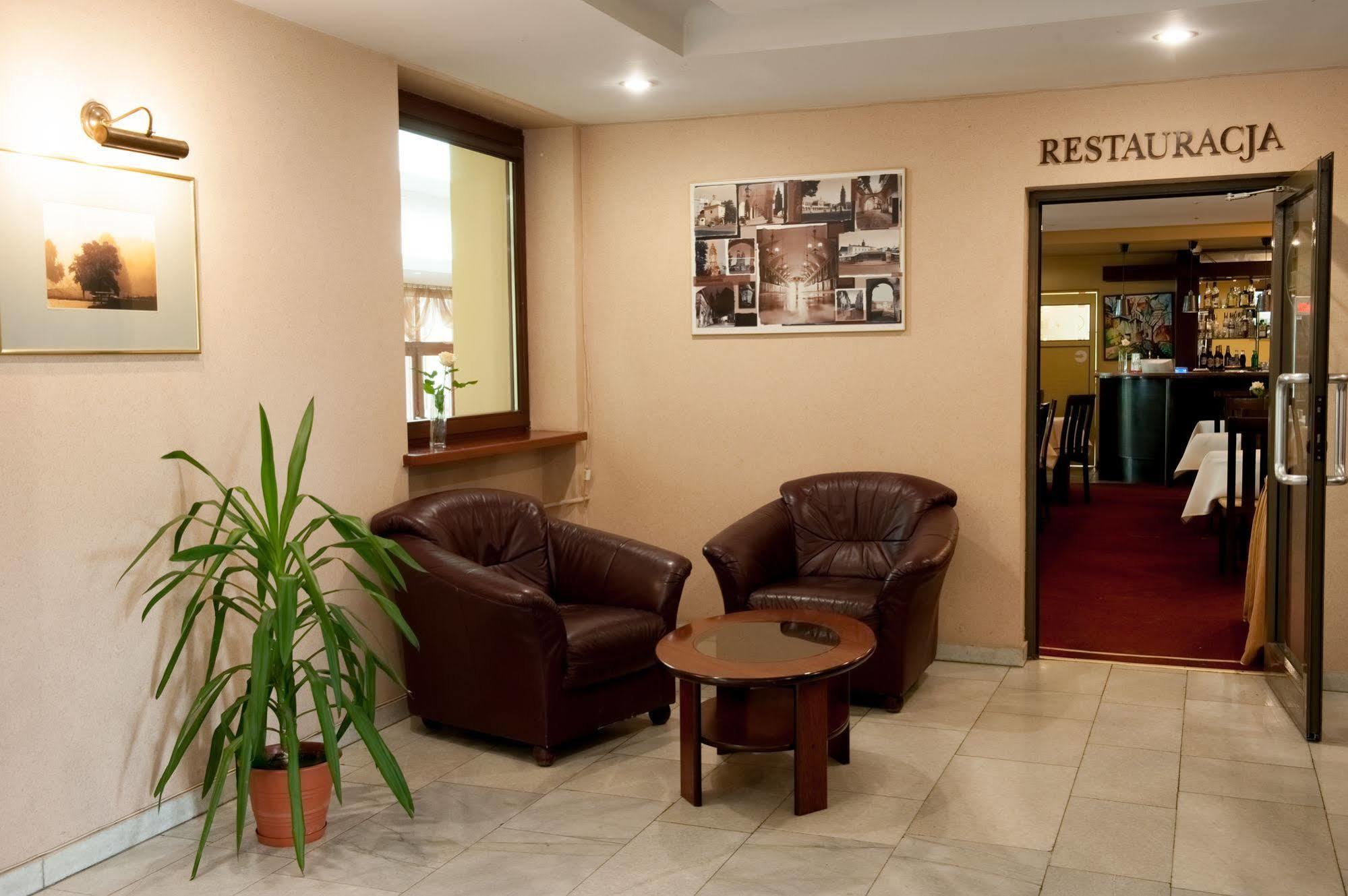 Parkhotel Economic Wielka Wies  Εξωτερικό φωτογραφία
