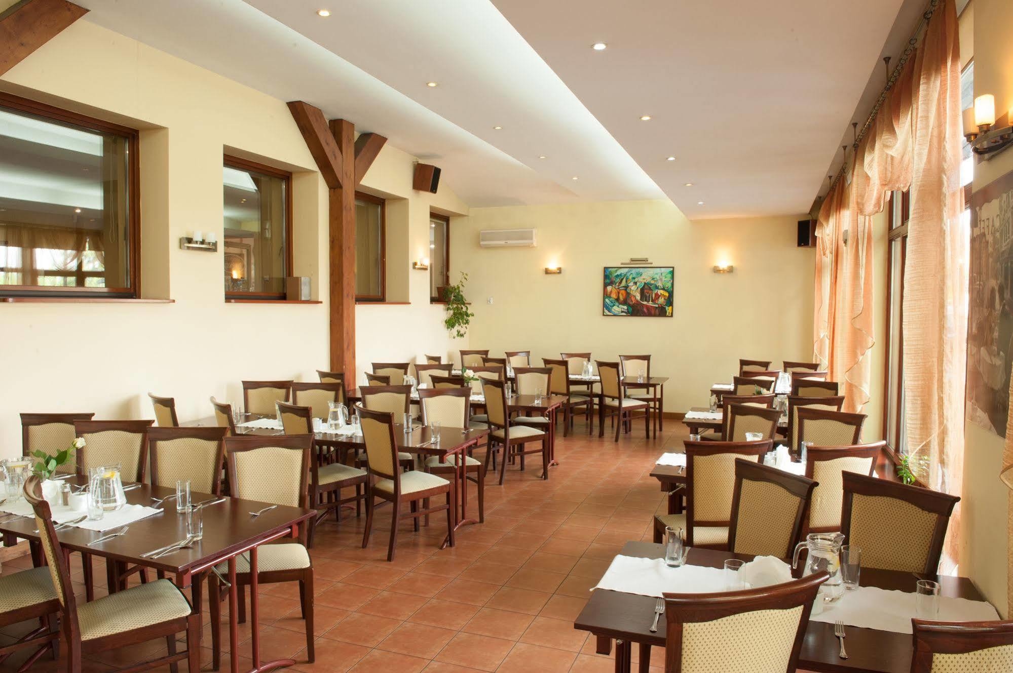 Parkhotel Economic Wielka Wies  Εξωτερικό φωτογραφία