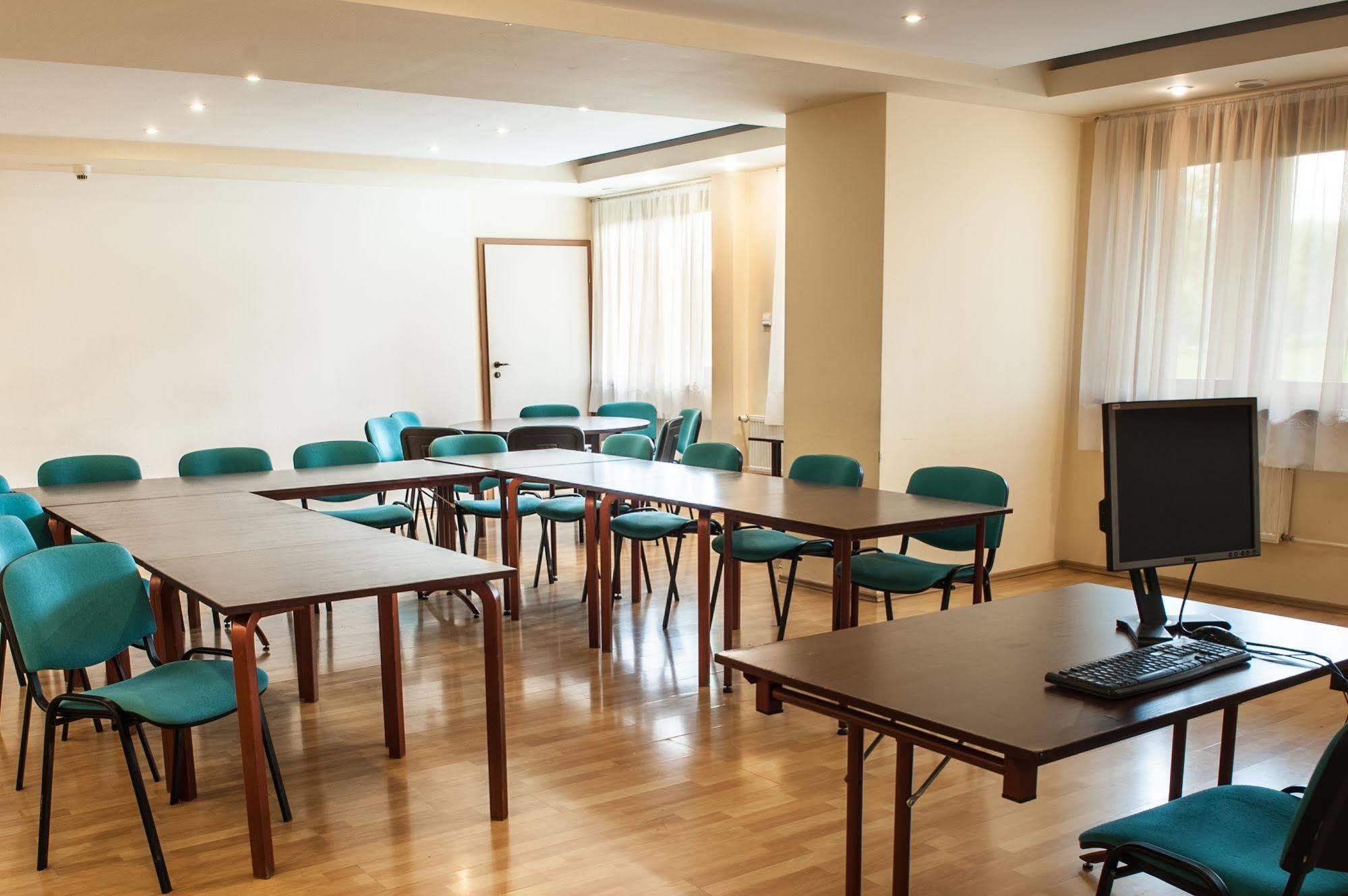 Parkhotel Economic Wielka Wies  Εξωτερικό φωτογραφία